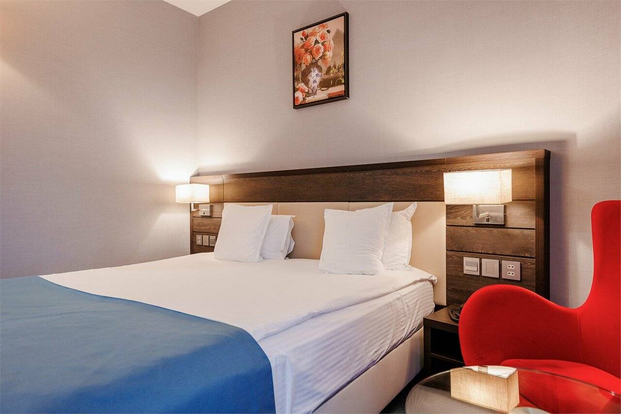 Фотографии номера Двухместный номер Делюкс с 1 кроватью или 2 отдельными кроватями в Гостинице Аквамарин Курск