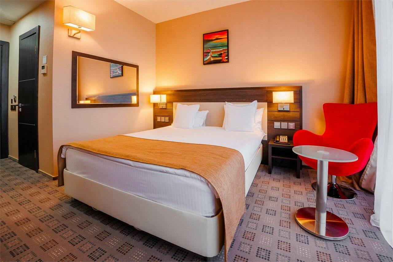 Фотографии номера Двухместный номер с 1 кроватью или 2 отдельными кроватями в Гостинице Аквамарин Курск