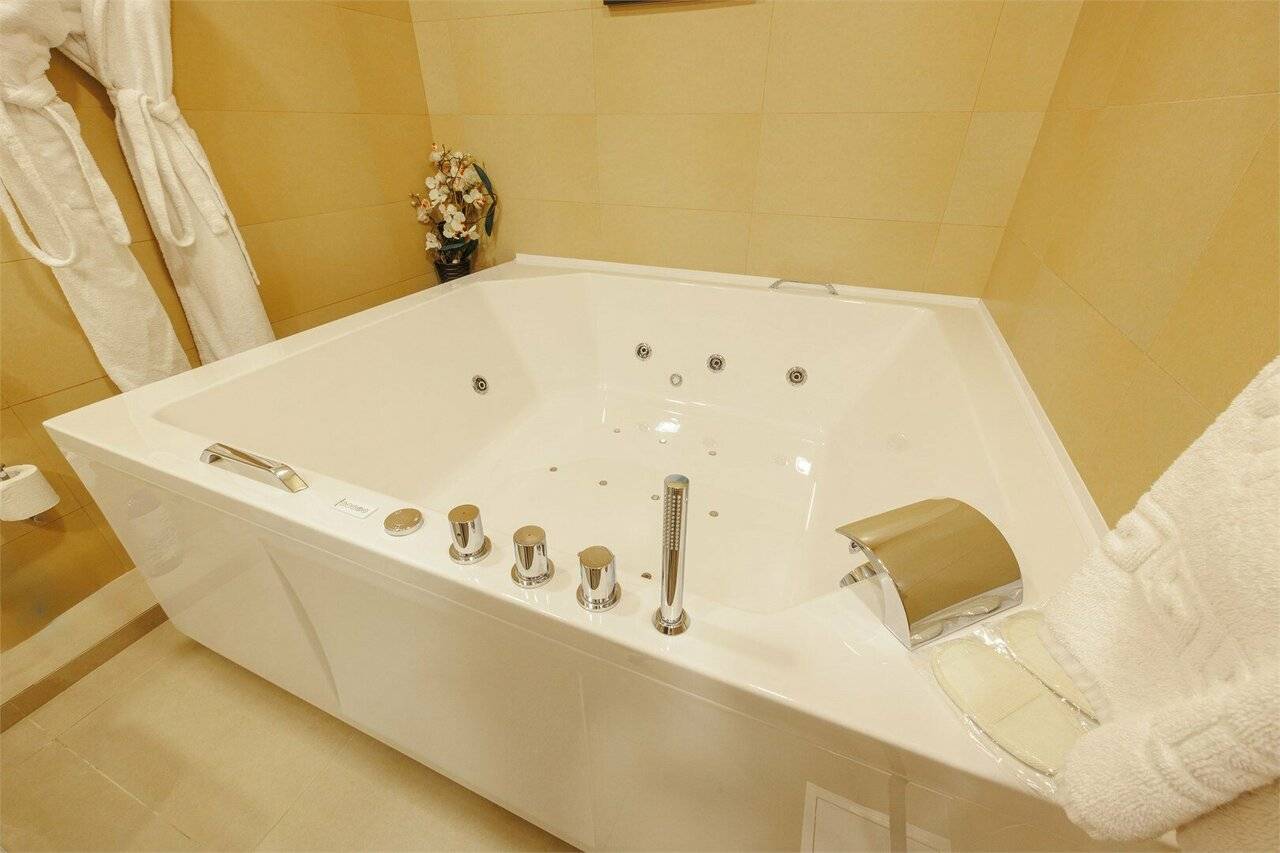 Фотографии номера Двухместный номер с 1 кроватью или 2 отдельными кроватями в Гостинице Аквамарин Курск